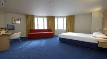 Ramada Encore York Exterior photo
